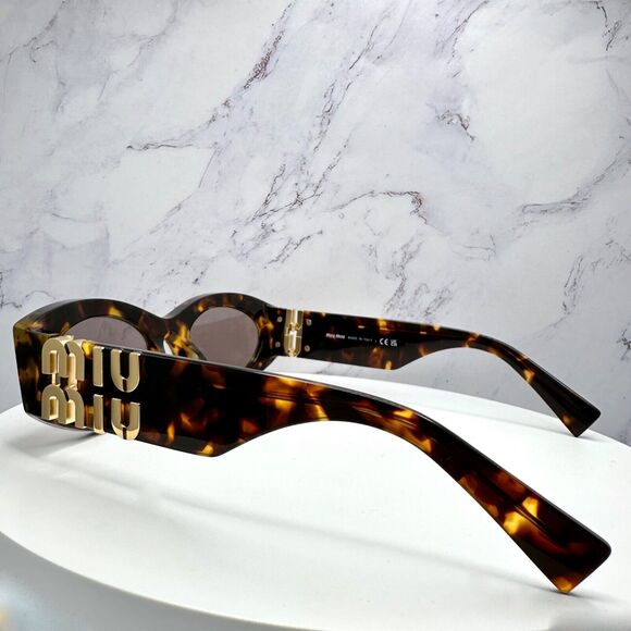 New MIU MIU Sunglasses - Picture 12 of 16